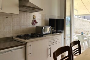 Kühlschrank, Esstisch