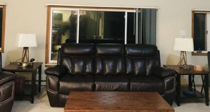 Private Pocono Retreat on Golf Course & Pet friendly