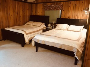 2 bedrooms, desk, iron/ironing board, free WiFi