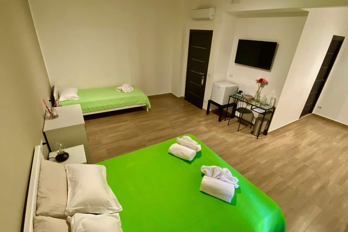 Premium bedding, in-room safe, desk, blackout curtains