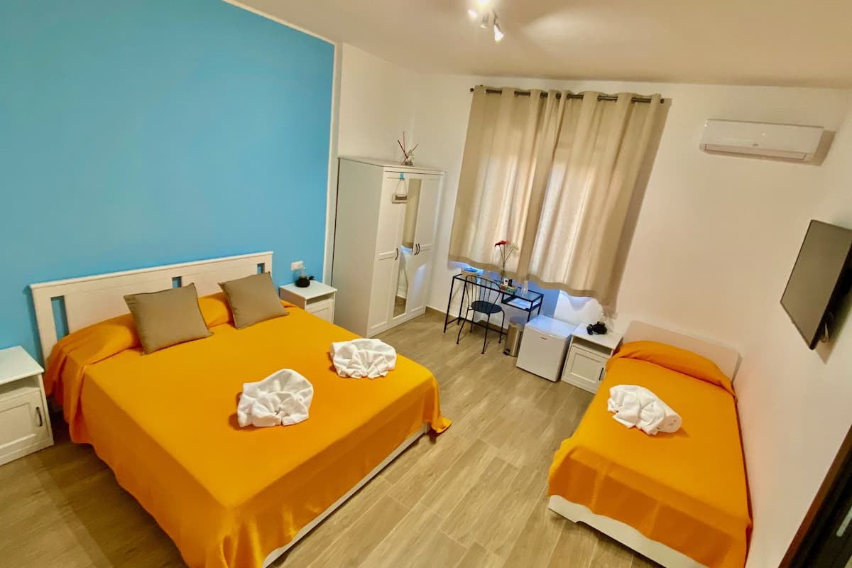 Premium bedding, in-room safe, desk, blackout curtains