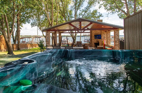 Unclassified image, 1 of 41, button