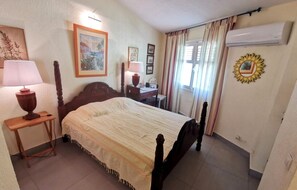 3 chambres, fer et planche à repasser, Wi-Fi, draps fournis