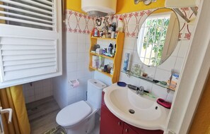 Douche, sèche-cheveux