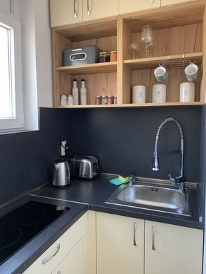 Fridge, stovetop, coffee/tea maker, electric kettle - ✌ ✯ Campbell's Central Apartment ✯ (Sofia)