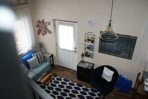 Televisión y chimenea 