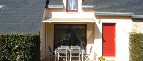 屋外ダイニングエリア