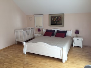 2 chambres, fer et planche Ă repasser, Wi-Fi, draps fournis