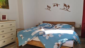 2 dormitoris, planxa i posts de planxar, wifi i roba de llit