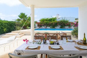 Outdoor dining - Charming villa, private pool 97m2, WIFI, 8 minutes walking beach (SANT LLUIS)