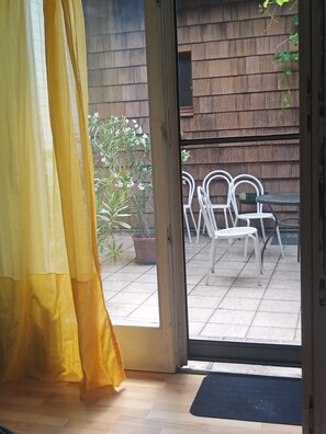 Interior - Apartment Rooming Green w. large, private terrace near the lake (Weyregg am Attersee)