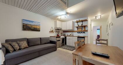 Gemütliches 1 Schlafzimmer + Loft Gondola Village - 10 Minuten zu Fuß zur Creekside Gondola