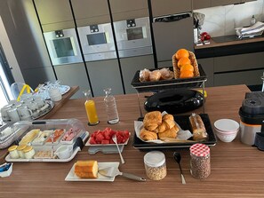 Desayuno buffet todos los días (con cargo) 