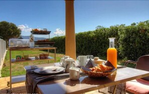 Buffet déjeuner (14 EUR par personne)