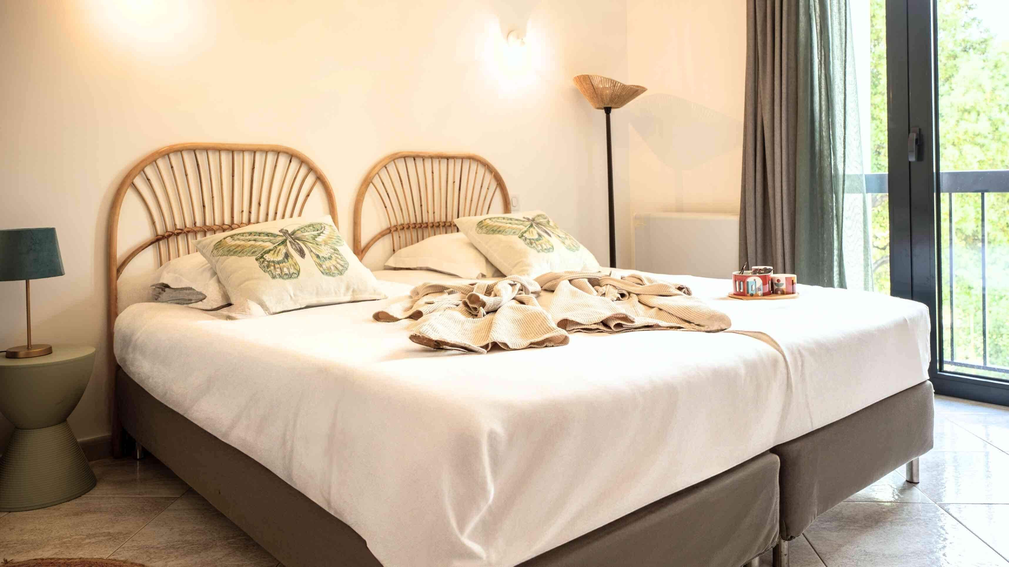 Suite, 2 soverom, fjellutsikt | Sengetøy av topp kvalitet, senger med overmadrass og minibar