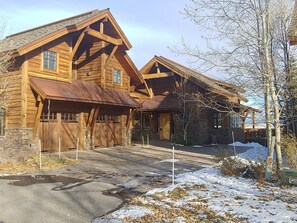 Exterior - Spectacular Luxury home with expansive Teton Mountain views (Tetonia)