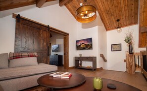 Smart TV, fireplace, stereo