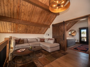 Smart TV, fireplace, stereo