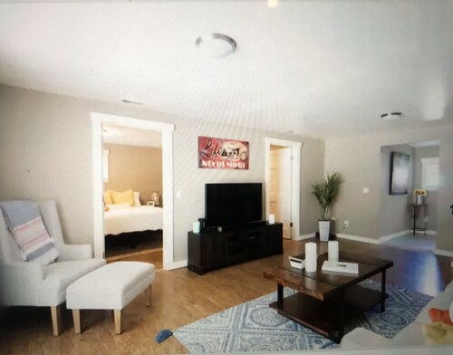 Cozy Cottage, amazing palisades mountain views.