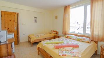 Free WiFi, bed sheets