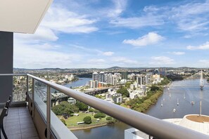 Property grounds - Premium Family Apartment | City & River Views (Brisbane City)