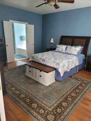 3 chambres, fer et planche à repasser, accès au Wi-Fi (inclus)