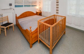 3 bedrooms, travel cot, free WiFi