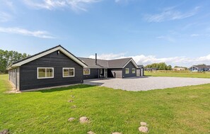 Exterior - Lovely home in Væggerløse with sauna (Væggerløse)