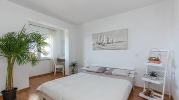 2 bedrooms, in-room safe, travel crib, free WiFi