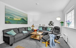 TV, fireplace, DVD player
