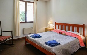 3 bedrooms, travel crib, free WiFi
