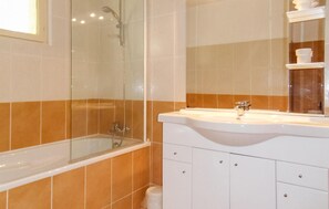 Bathtub