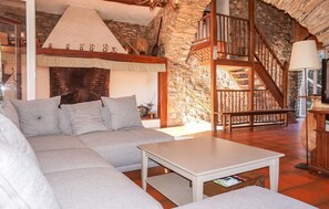 Fireplace, DVD player