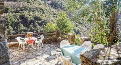 Superbe maison de 2 chambres Ă Olargues