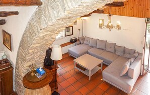 Fireplace, DVD player