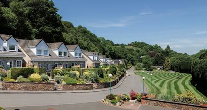 Conveniently located to explore all that Cornwall and Devon have to offer