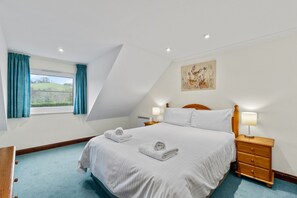 1 bedroom, iron/ironing board, internet, bed sheets