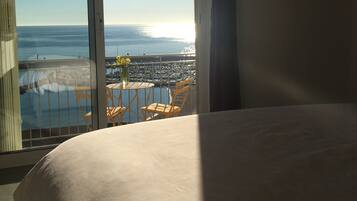 2 chambres, coffres-forts dans les chambres, décoration personnalisée