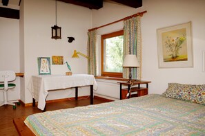 3 Schlafzimmer, Schreibtisch, Bügeleisen/Bügelbrett, kostenloses WLAN