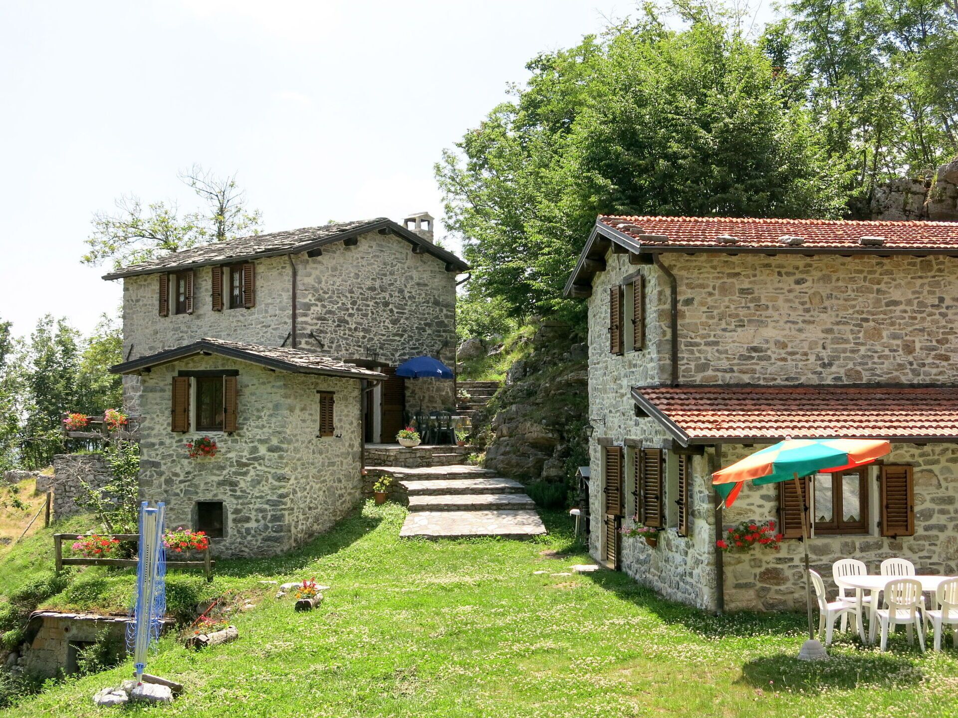 Maison, Propriété, Bâtiment, Zone Rurale, Village, Domicile, Architecture, Quartier, Chalet, Herbe