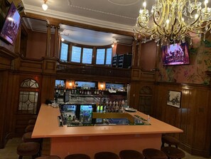 Bar (on property) - QBEDS Hostel (Québec City)