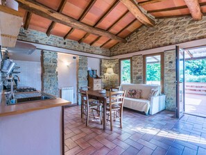 Interior - Lovely apartment for 4 guests with pool, WIFI, TV and patio (Pescia)