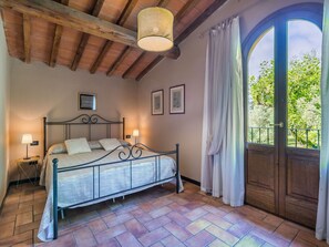 3 bedrooms, travel cot, free WiFi - Lovely apartment for 5 people with WIFI, pool, TV and patio (Pescia)