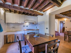 Dining - Beautiful apartment in villa for 3 people with WIFI, pool, TV and terrace (Pescia)