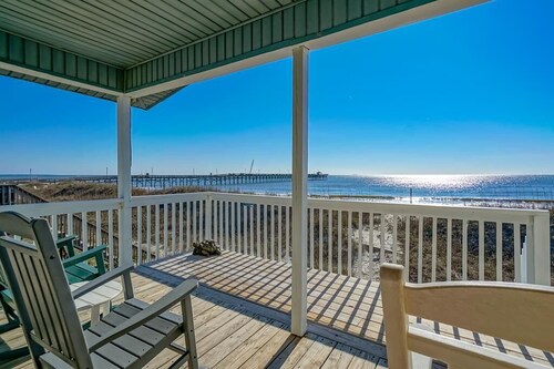 2 Tortugas East -- Renovated Oceanfront Duplex by Pier w/King Bed