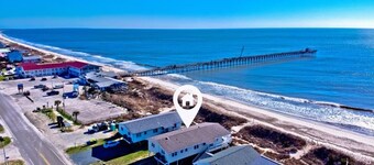 2 Tortugas East -- Renovated Oceanfront Duplex by Pier w/King Bed