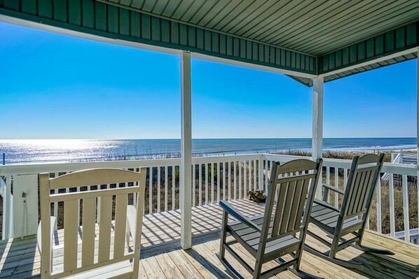 Property grounds - 2 Tortugas West -- Renovated Oceanfront Duplex by Pier w/King bed (Oak Island)