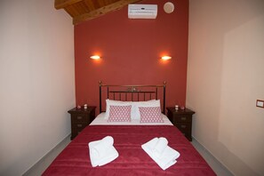 1 bedroom, iron/ironing board, free WiFi, bed sheets - Erikousa villa 4 Ereikousa (Ereikoussa)