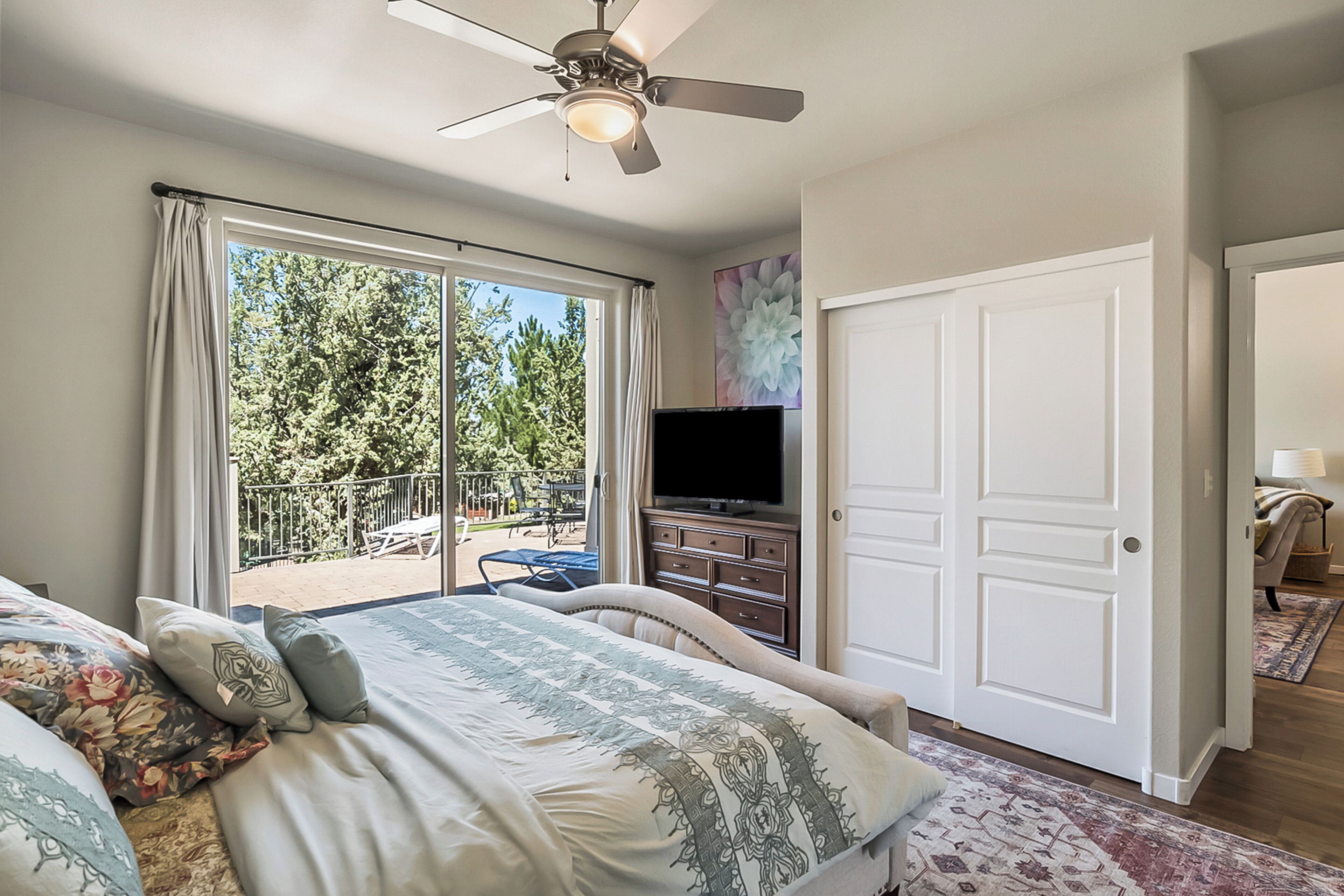 3 bedrooms, iron/ironing board, free WiFi, bed sheets