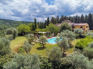 Unclassified image, 5 of 49, button - Cosy apartment in villa with WIFI, private pool, TV, patio, pets allowed and panoramic view (Castellina In Chianti)